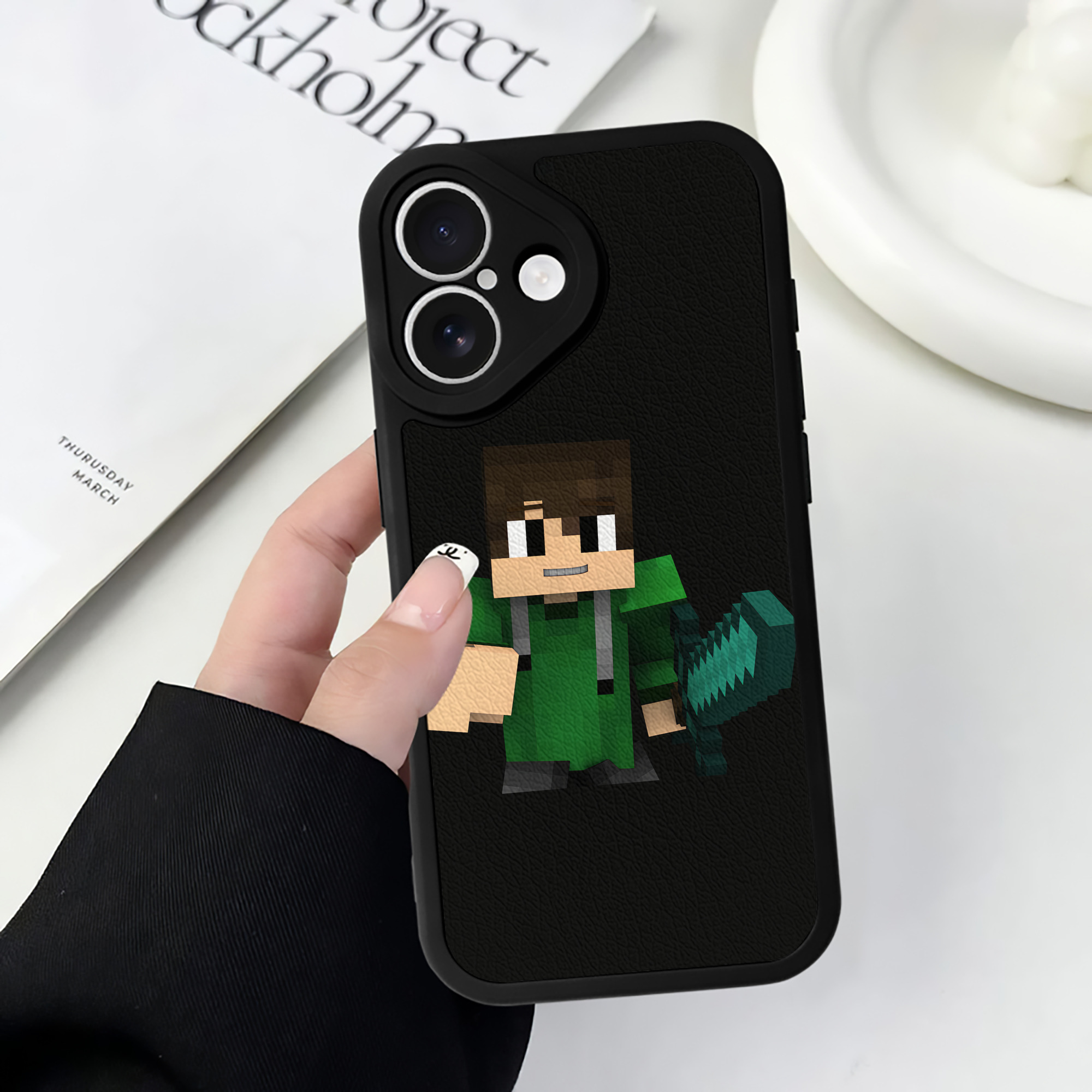 （画像用） マインクラフト ブロックの世界 Minecraft MC Block world 【iPhone 16シリーズ対応】シリコンスマホケース（レザー調） 材質：シリコン
